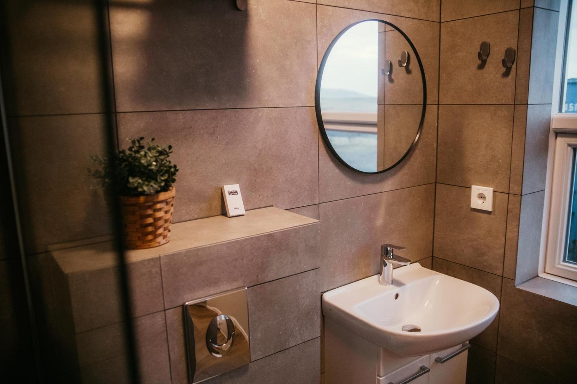 The Hvita Inn By Ourhotels Baer Ngoại thất bức ảnh